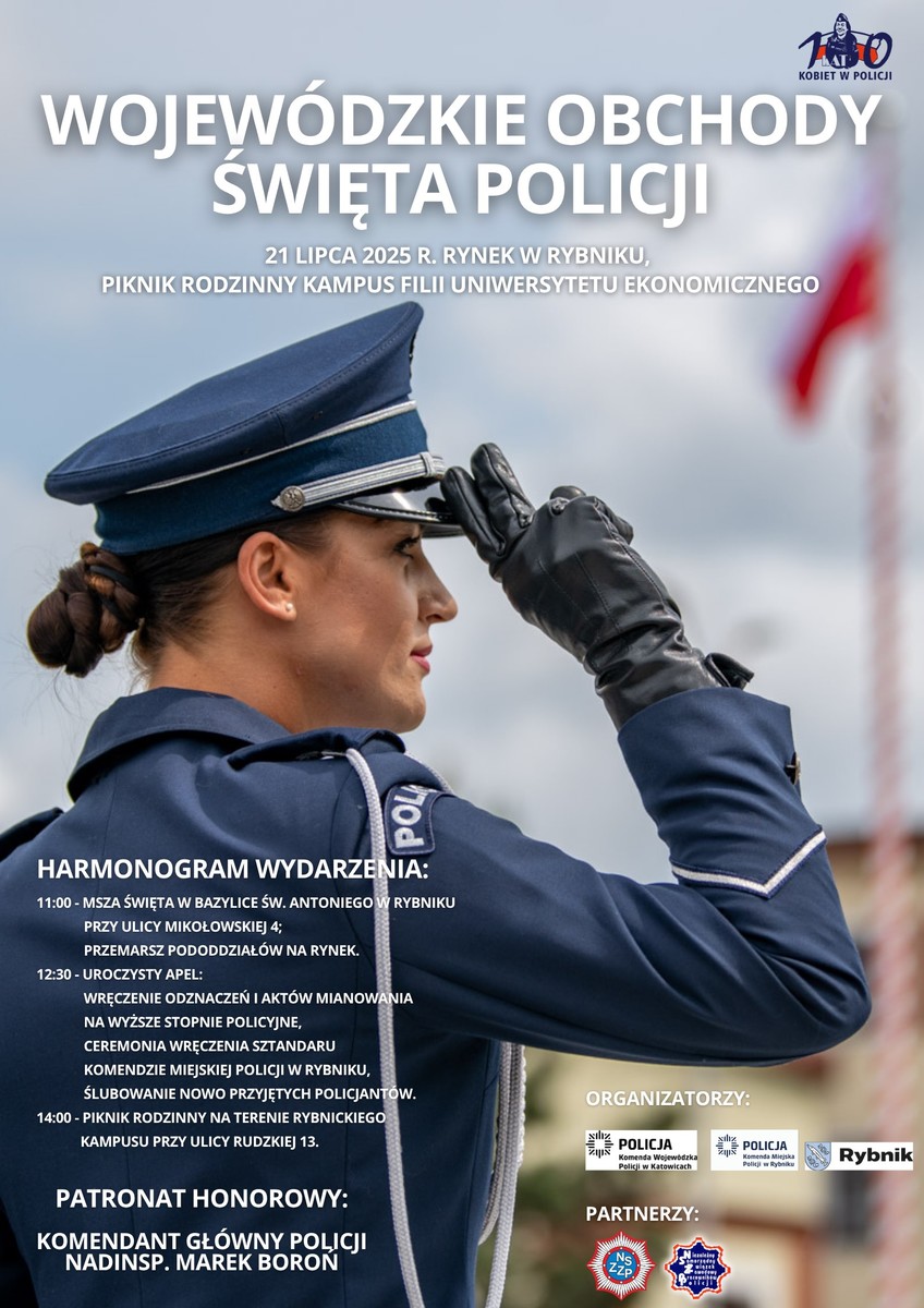 Zdjęcie Policjantki w mundurze galowym.