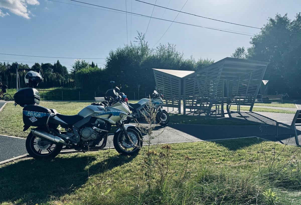 Zdjęcie policyjnych motocykli.