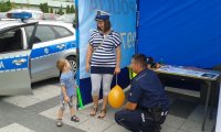 jastrzębscy policjanci podczas eventu &quot;Bezpieczny powrót do szkoły&quot;