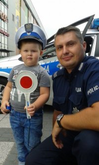 jastrzębscy policjanci podczas eventu &quot;Bezpieczny powrót do szkoły&quot;