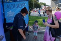 policjanci podczas festynów rodzinnych