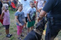 policjanci podczas festynów rodzinnych