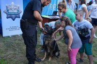 policjanci podczas festynów rodzinnych