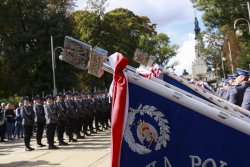 Zdjęcie kolorowe, przedstawiające uroczystości w Częstochowie.