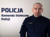 Zdjęcie kolorowe, przedstawiające policjanta.