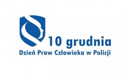 Zdjęcie kolorowe, przedstawiające plakat na którym jest napis: 10 grudnia, Dzień Praw Człowieka w Policji.