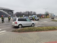 Zdjęcie kolorowe, przedstawiające zdarzenie drogowe na ulicy Kusocińskiego.