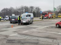 Zdjęcie kolorowe, przedstawiające zdarzenie drogowe na ulicy Kusocińskiego.