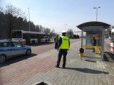 Zdjęcie przedstawiające kontrolę autobusu.