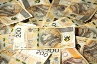 Zdjęcie przedstawiające banknoty pieniędzy. Zdjęcie pochodzi z internetu.