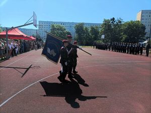 Zdjęcie przedstawiające uroczystości ze ślubowania.