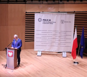 Zdjęcie przedstawiające moment odczytywania listu przez Przedstawiciela Posła na Sejm Rzeczypospolitej Polskiej - Grzegorza Matusiaka.