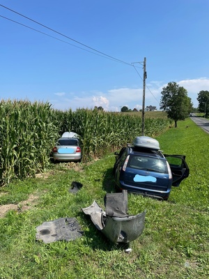 zdjęcia przedstawiające zdarzenie drogowe