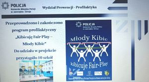 Zdjęcie przedstawiające slajd na którym widać plakat kampanii Kibicuje Fair Play.