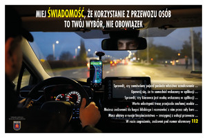 Plakat na którym widać mężczyznę, który kieruje samochodem.