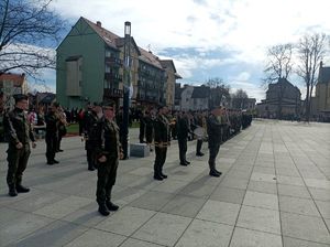 Zdjęcie przedstawiające orkiestrę wojskową.