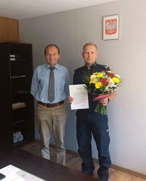 Zdjęcie przedstawiające Pana Komendanta oraz Pana Janusza.