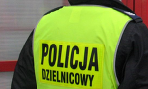 Zdjęcie kamizelki policjanta z napisem POLICJA DZIELNICOWY.