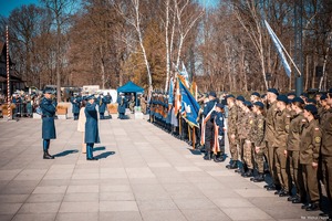 Zdjęcie przedstawiające poczty sztandarowe.