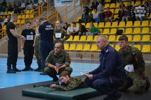 Zdjęcie osób biorących udział w olimpiadzie.