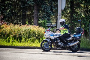 Zdjęcie Policjanta na motocyklu.