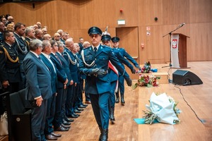 Zdjęcie przedstawiające moment wejścia Poczty Sztandarowej oraz zaproszonych gości.