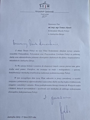 Zdjęcie listów gratulacyjnych.