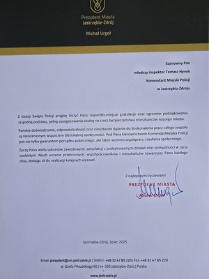 Zdjęcie listów gratulacyjnych.