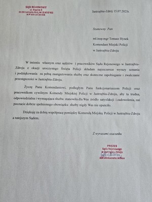 Zdjęcie listów gratulacyjnych.