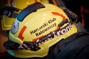 Zdjęcie przedstawiające kask ratowniczy.