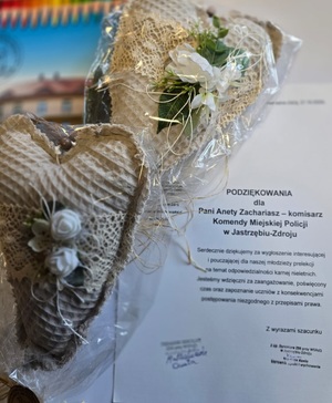 Zdjęcie ręcznie wykonanych prac.