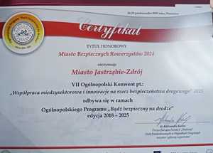 Zdjęcie przedstawiające ceftyfikat.