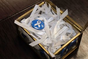 Zdjęcie przedstawiające Białe wstążeczki.