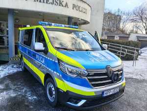 Zdjęcie nowego radiowozu policyjnego.
