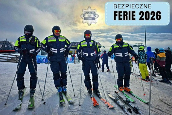 Zdjęcie policjantów na nartach.
