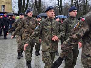 Uczniowie klas mundurowych.