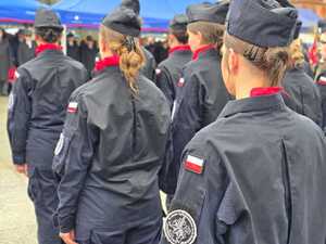 Uczniowie klas mundurowych.