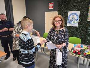 Zdjęcie uczestników oraz Pani Dyrektor.